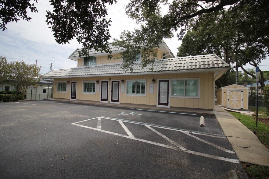 More Photos Of 36 Tropic Blvd W, Largo Office For Lease