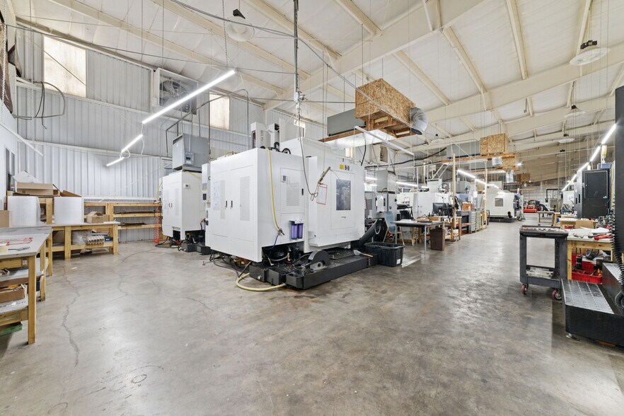 More Photos Of 9202 Lambright Rd, Houston Warehouse For Sale