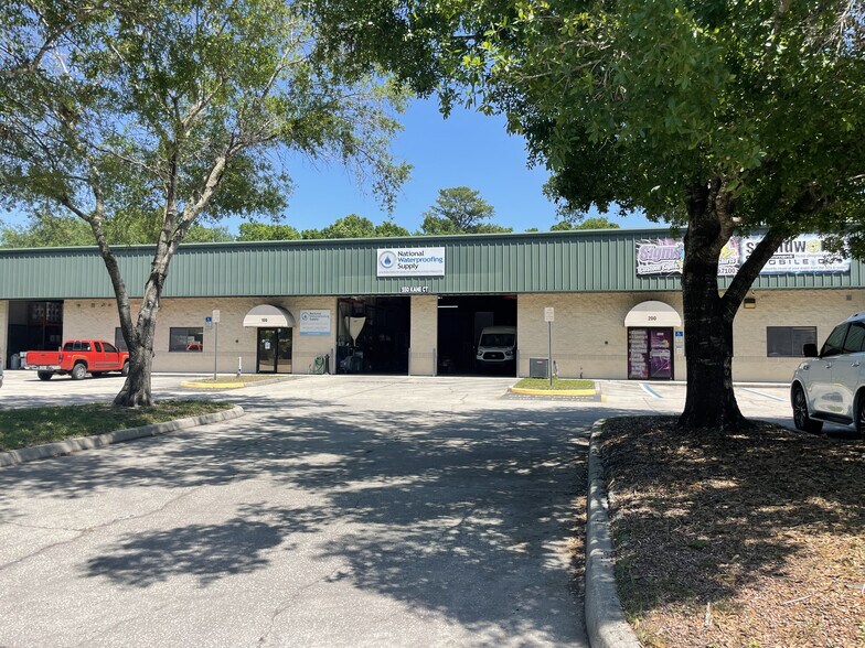 More Photos Of 550 Kane Ct, Oviedo Warehouse For Lease