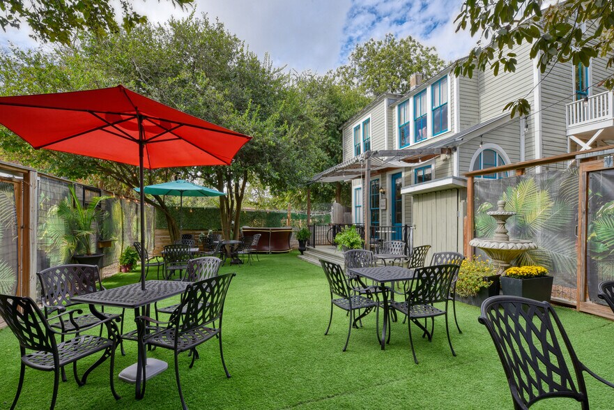 More Photos Of 1102 S Alamo St, San Antonio Storefront Retail Office For Sale