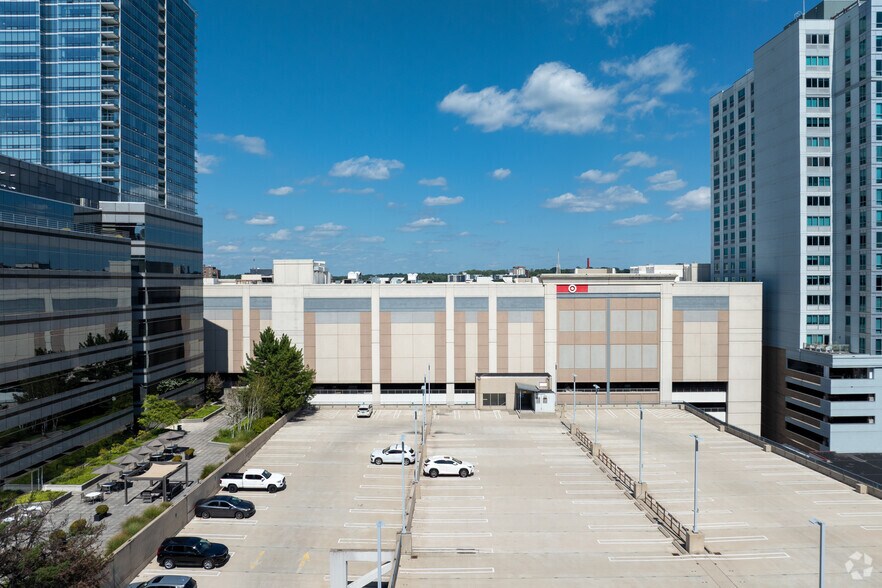 More Photos Of 5 Broad St, Stamford General Retail For Lease