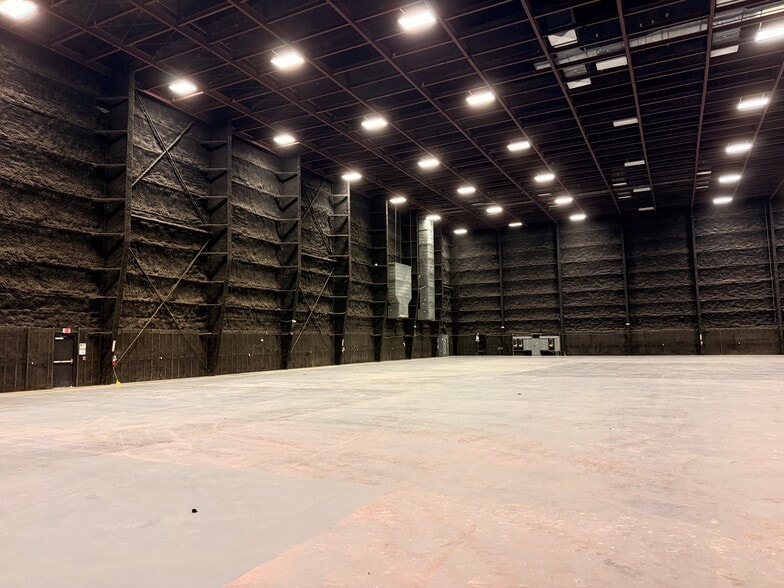 More Photos Of 13701 Old Gentilly Road, New Orleans Industrial For Sale