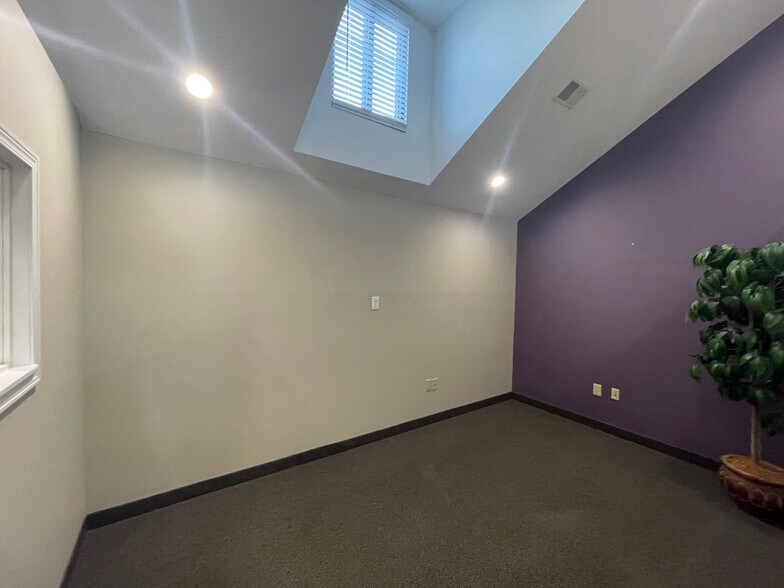 More Photos Of 8844 Ruffian Ln, Newburgh Loft Creative Space For Lease