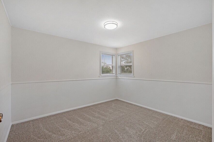 More Photos Of 1776 Jay St, Lakewood Apartments For Sale