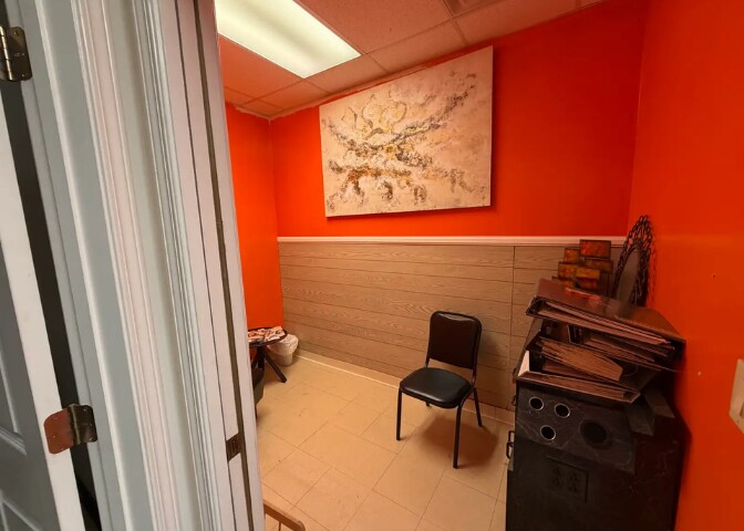 More Photos Of 203-215 Hunter Station Rd, Sellersburg Storefront Retail Office For Lease