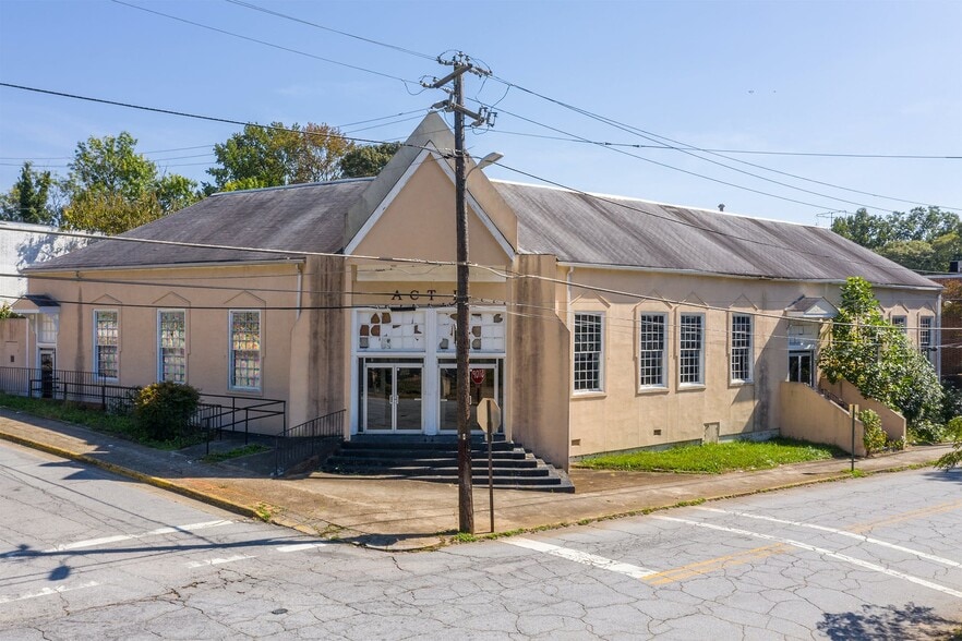 Primary Photo Of 2130 Newnan St, East Point Schools For Sale
