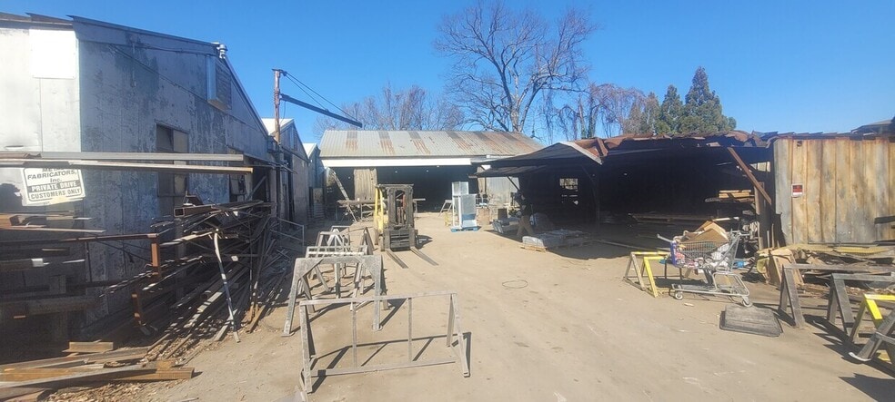 More Photos Of 1174 SE Mcdonald Dr, Atlanta Warehouse For Sale