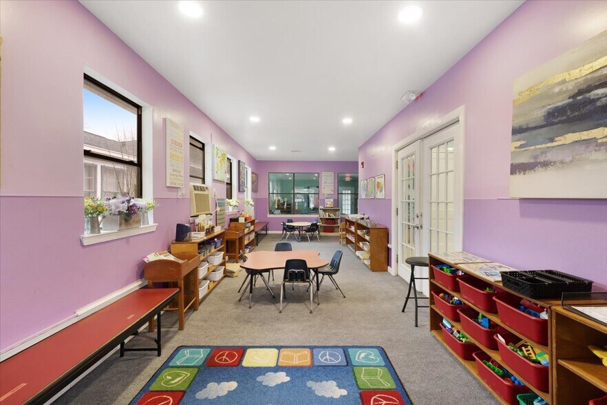 More Photos Of 2121 N Grand Blvd, Pearland Specialty For Sale