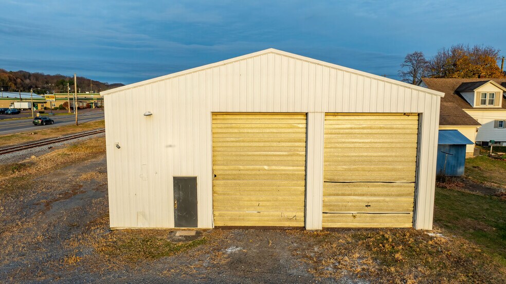 More Photos Of 680 Oak St, Bloomsburg Warehouse For Sale