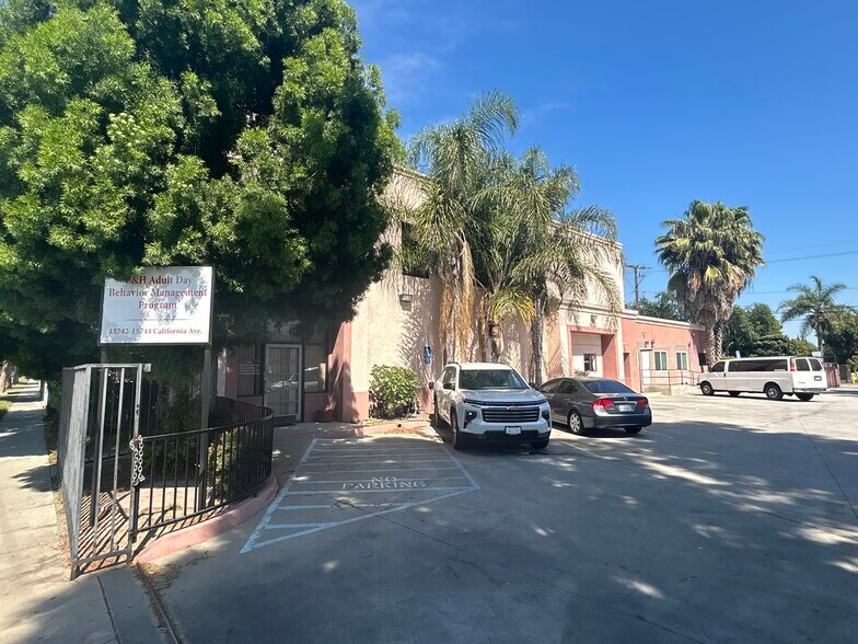 More Photos Of 15742-15744 California Ave, Paramount Auto Repair For Sale