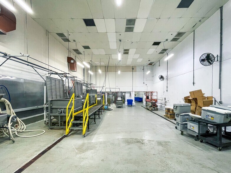 More Photos Of 1057 E Washington St, Louisville Manufacturing For Sale