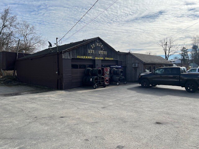 More Photos Of 202 N High St, Mount Orab Auto Repair For Sale