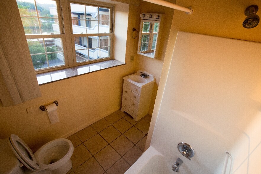 More Photos Of 1389 University Ave, Morgantown Apartments For Sale