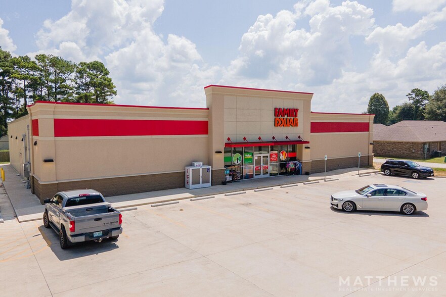 Primary Photo Of 1212 S Main St, Leachville General Retail For Sale