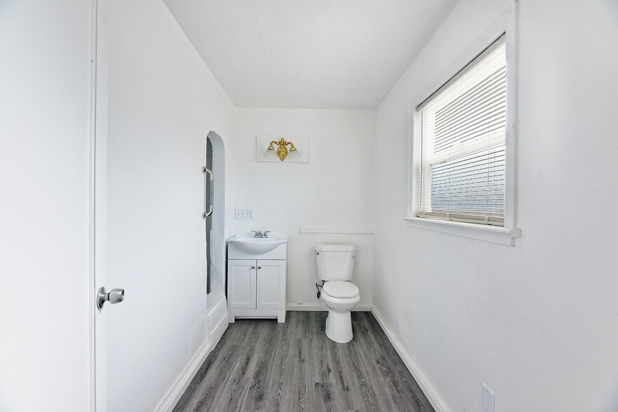 More Photos Of 1808 Spring St, Medford Apartments For Sale