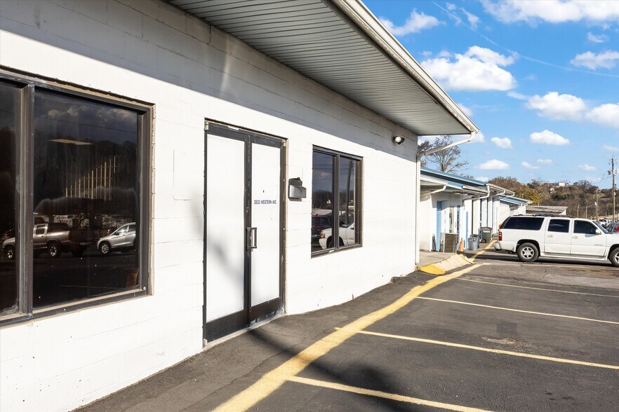 More Photos Of 2845 Western Ave, Knoxville Auto Repair For Sale