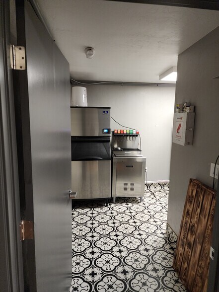 More Photos Of 142-144 N K St, Tulare Restaurant For Sale