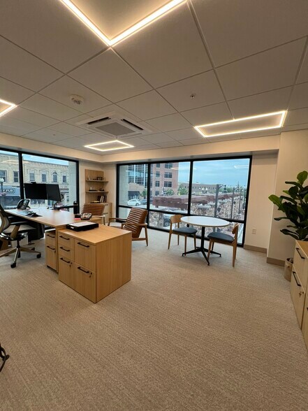 More Photos Of 201 W Wisconsin Ave, Neenah Apartments For Lease