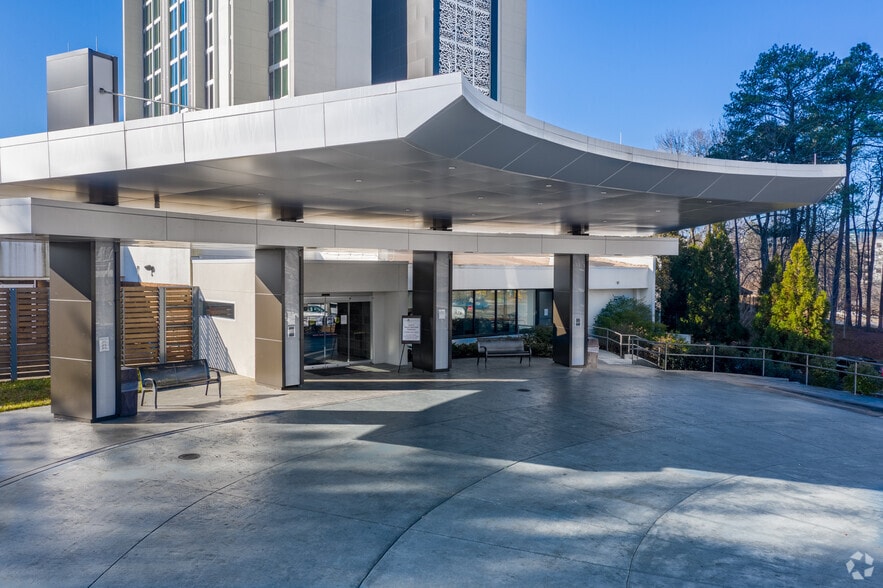 More Photos Of 246 Perimeter Center Pky NE, Atlanta Hotel For Sale