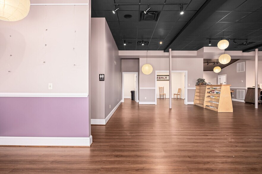 More Photos Of 294 Lee Hwy, Verona General Retail For Lease
