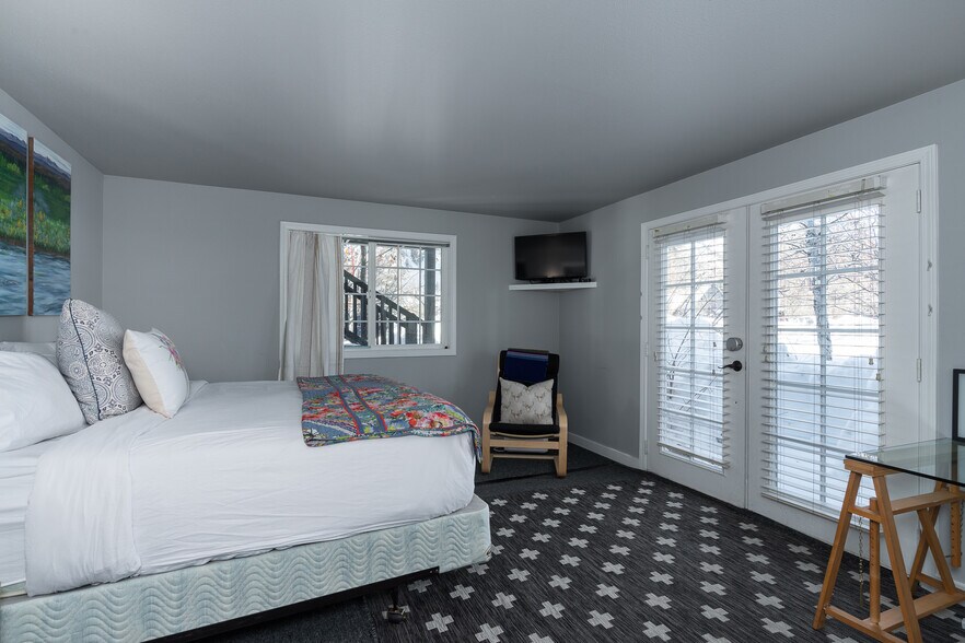More Photos Of 416 N 1st Ave, Hailey Specialty For Sale