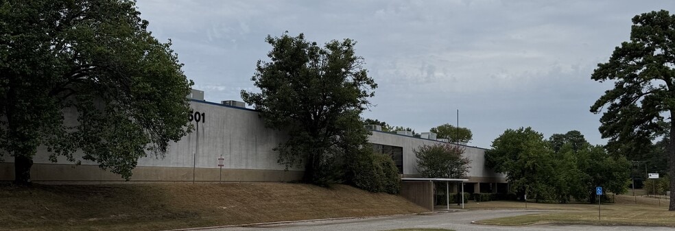 Primary Photo Of 501 Pine Tree Rd, Longview Schools For Sale