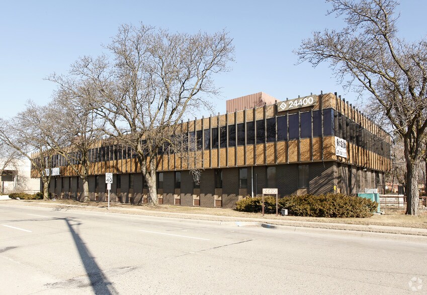Primary Photo Of 24400 Northwestern Hwy, Southfield Office For Lease