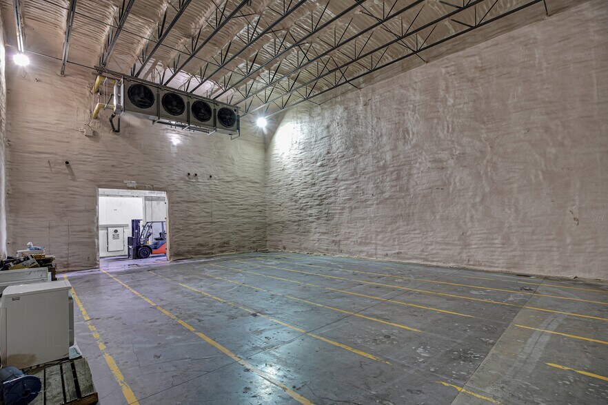 More Photos Of Stadelman, Hood River Industrial For Sale