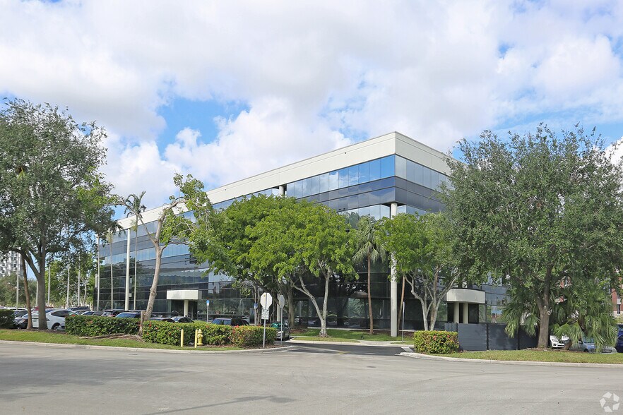 More Photos Of 8200-8355 NW 53rd St, Doral Unknown For Lease