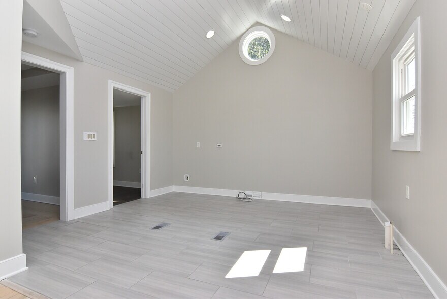 More Photos Of 18355 Coastal Hwy, Lewes Office For Lease