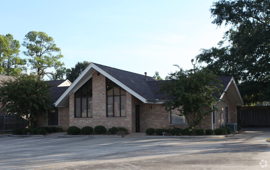 Primary Photo Of 2204 Sunpark Dr, Conroe Office For Sale