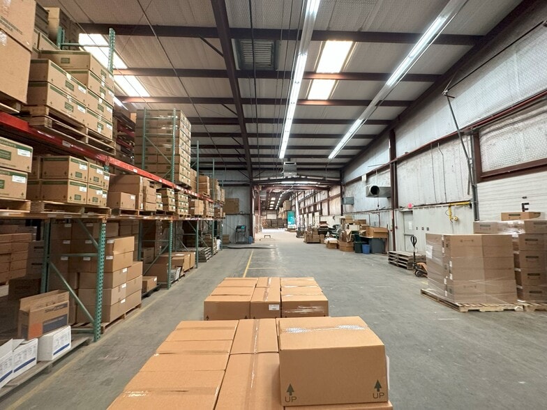 More Photos Of 3911 S Main St, Roswell Manufacturing For Lease