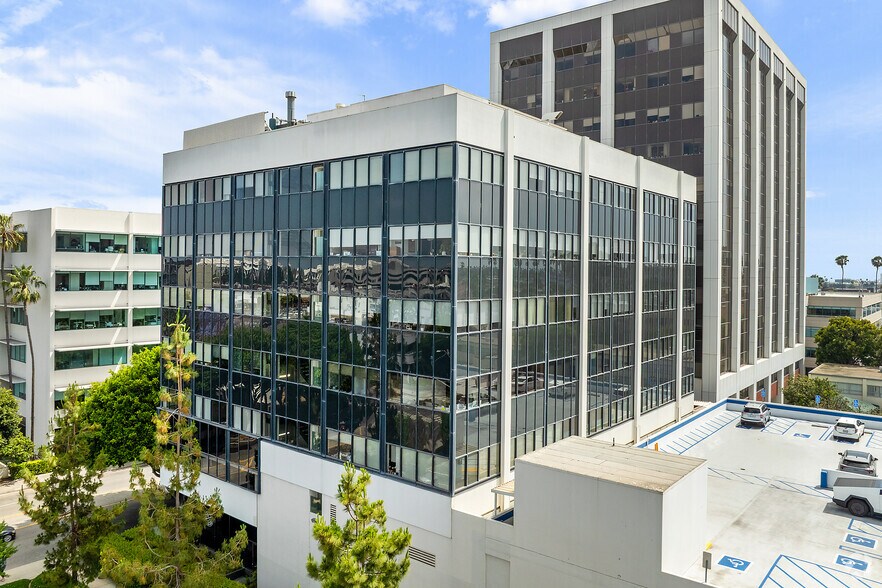 More Photos Of 2021 Santa Monica Blvd, Santa Monica Office For Lease