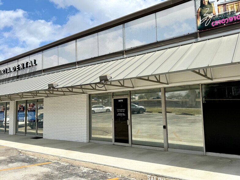 Primary Photo Of 5973-5977 Bandera Rd, San Antonio Unknown For Lease