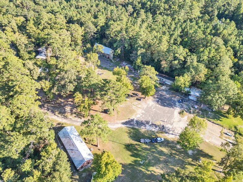 More Photos Of 280 Broken Arrow Marina, Livingston Hotel For Sale