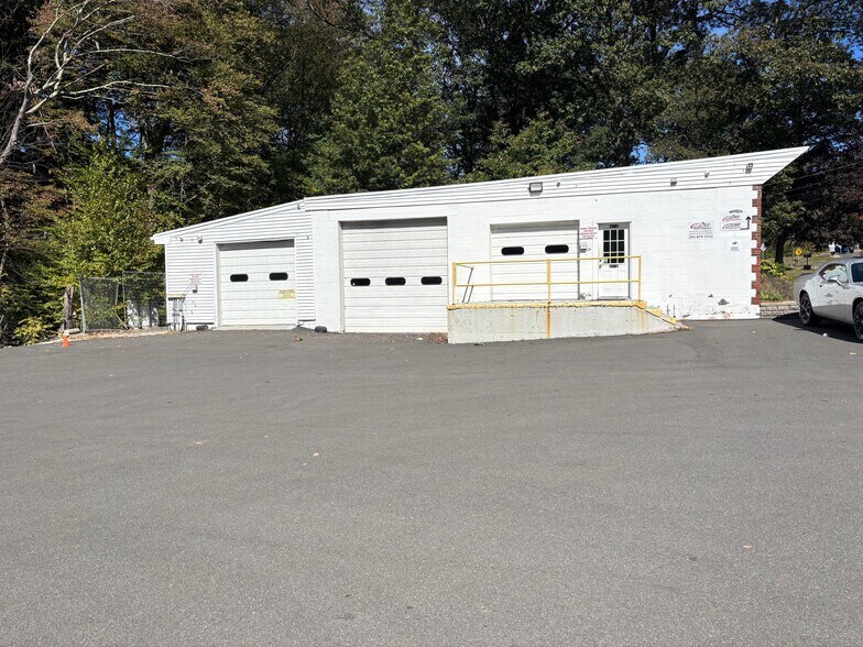 More Photos Of 585 Wolcott Rd, Wolcott Warehouse For Sale
