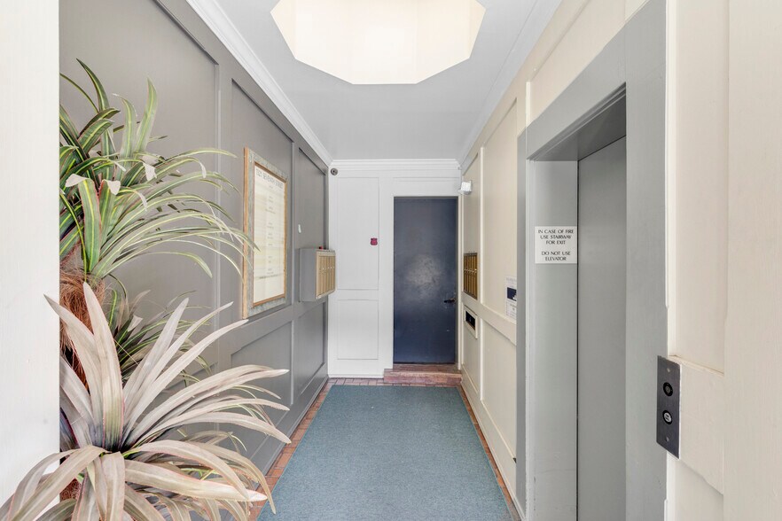 More Photos Of 1321 7th St, Santa Monica Office For Sale