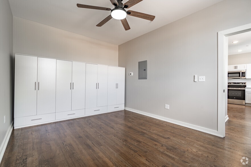 More Photos Of 628 Madison Ave, Memphis Apartments For Lease