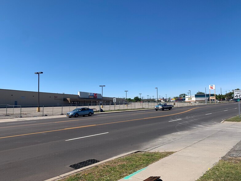 More Photos Of 2590 Military Rd, Niagara Falls Land For Sale