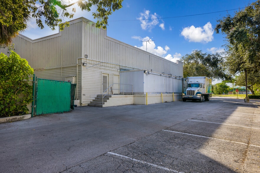 More Photos Of 401 N Federal Hwy, Deerfield Beach Restaurant For Sale