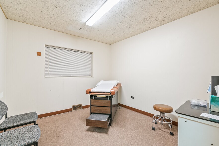 More Photos Of 13727-13739 S Huron River Dr, Romulus Storefront Retail Office For Sale