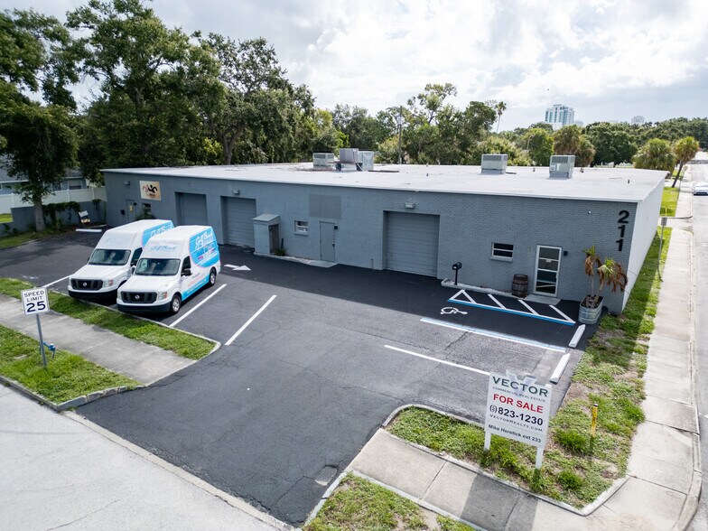 More Photos Of 211 14th St N, Saint Petersburg Light Manufacturing For Lease