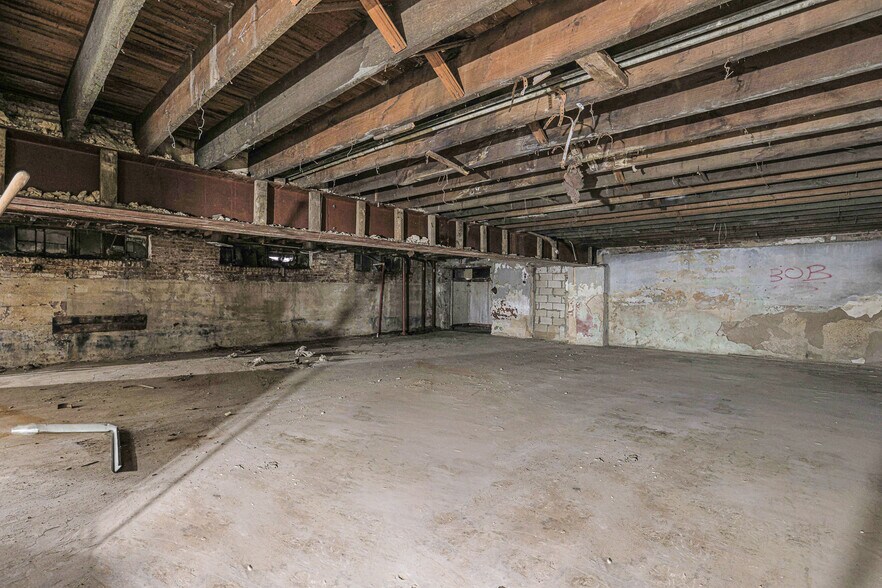 More Photos Of 6809 Belair Rd, Baltimore Freestanding For Lease