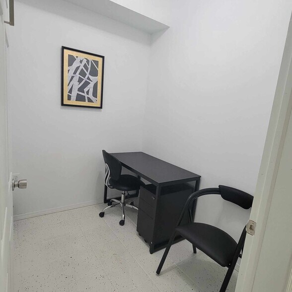 More Photos Of 1982 Main St E, Snellville Storefront For Sale