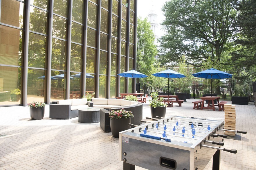 More Photos Of 1 Financial Plz, Hartford Office For Lease