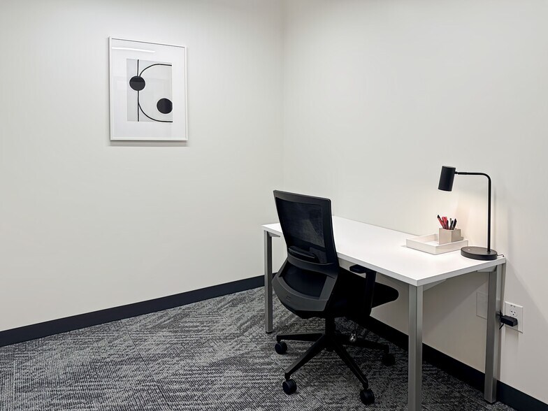 More Photos Of 10 N High St, Columbus Coworking Space