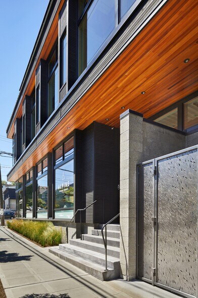More Photos Of 3800 Woodland Park Ave N, Seattle Office For Lease