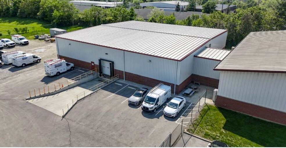 More Photos Of 4585 Cornell Rd, Blue Ash Manufacturing For Sale