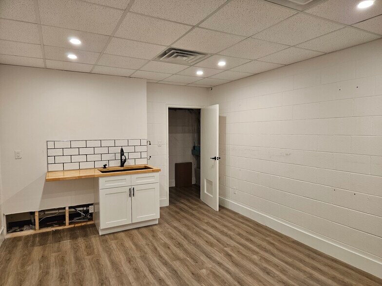 More Photos Of 2508 8th Ave S, Nashville Storefront Retail Office For Lease