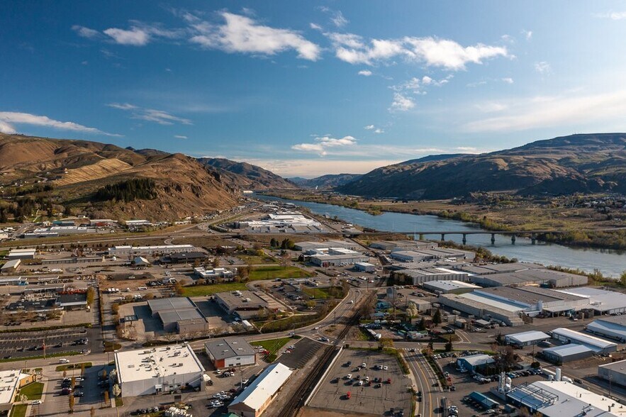 More Photos Of 1 Vineyard Way, Wenatchee Winery Vineyard For Sale